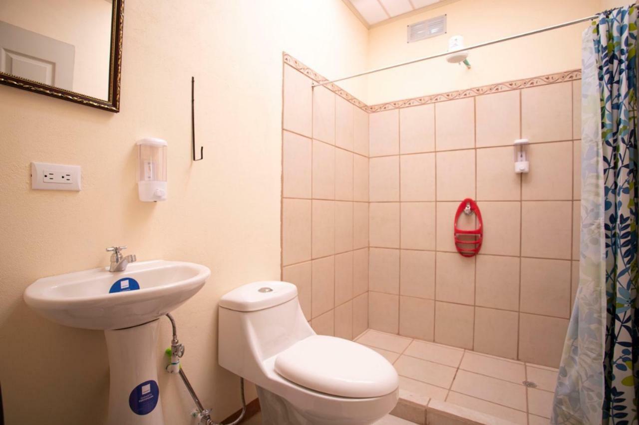 Flor De Katty Hostel Airport Río Segundo 外观 照片