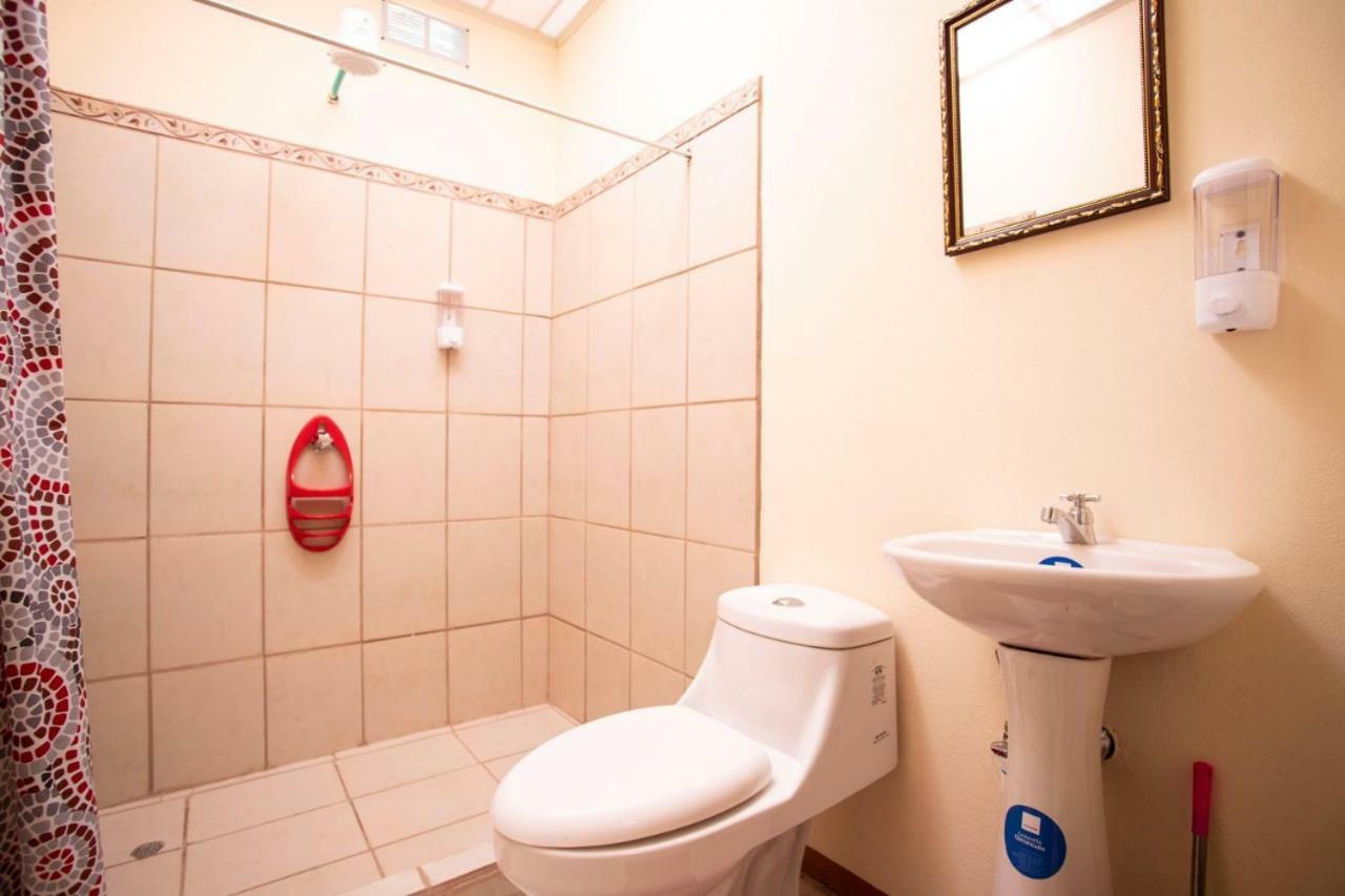 Flor De Katty Hostel Airport Río Segundo 外观 照片