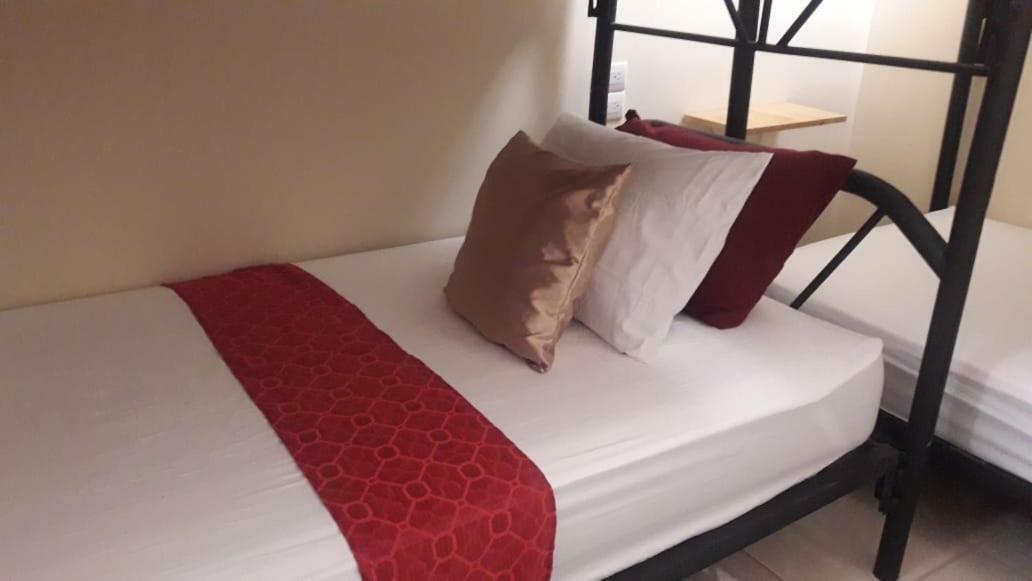 Flor De Katty Hostel Airport Río Segundo 外观 照片